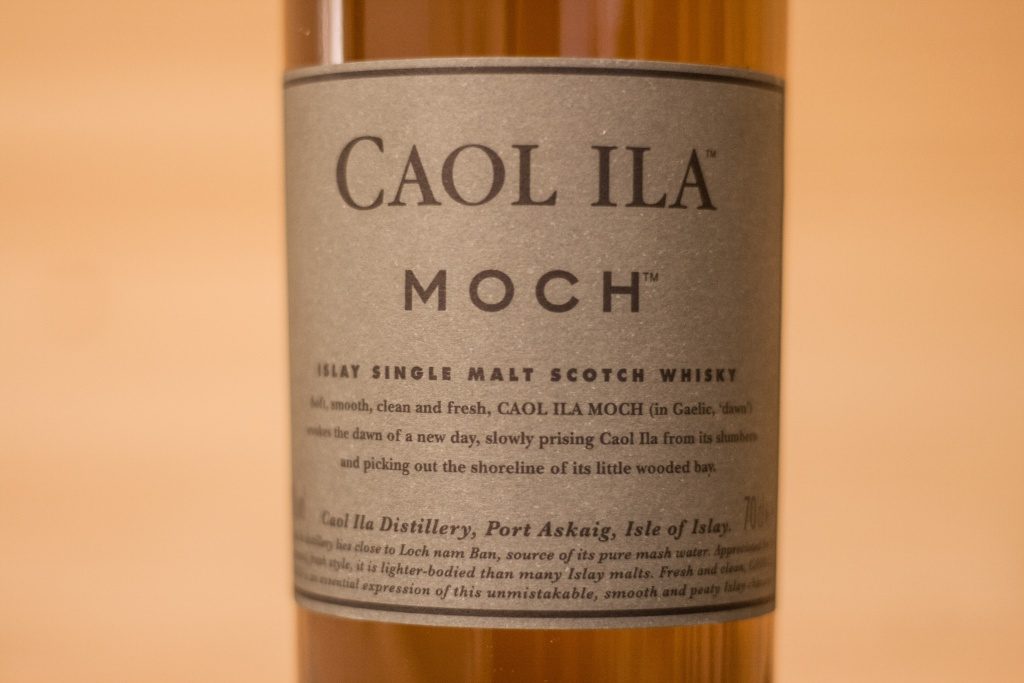 Das dunklere Etikett des Caol Ila Moch.