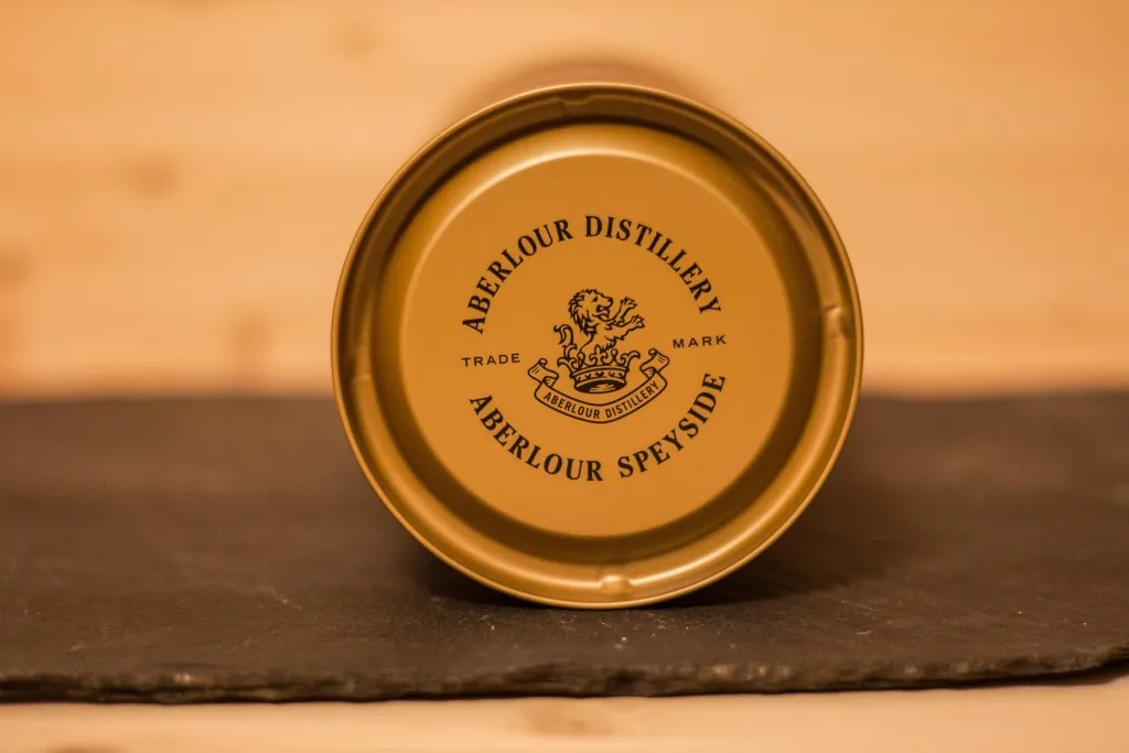 Der verzierte Deckel des Aberlour 12.