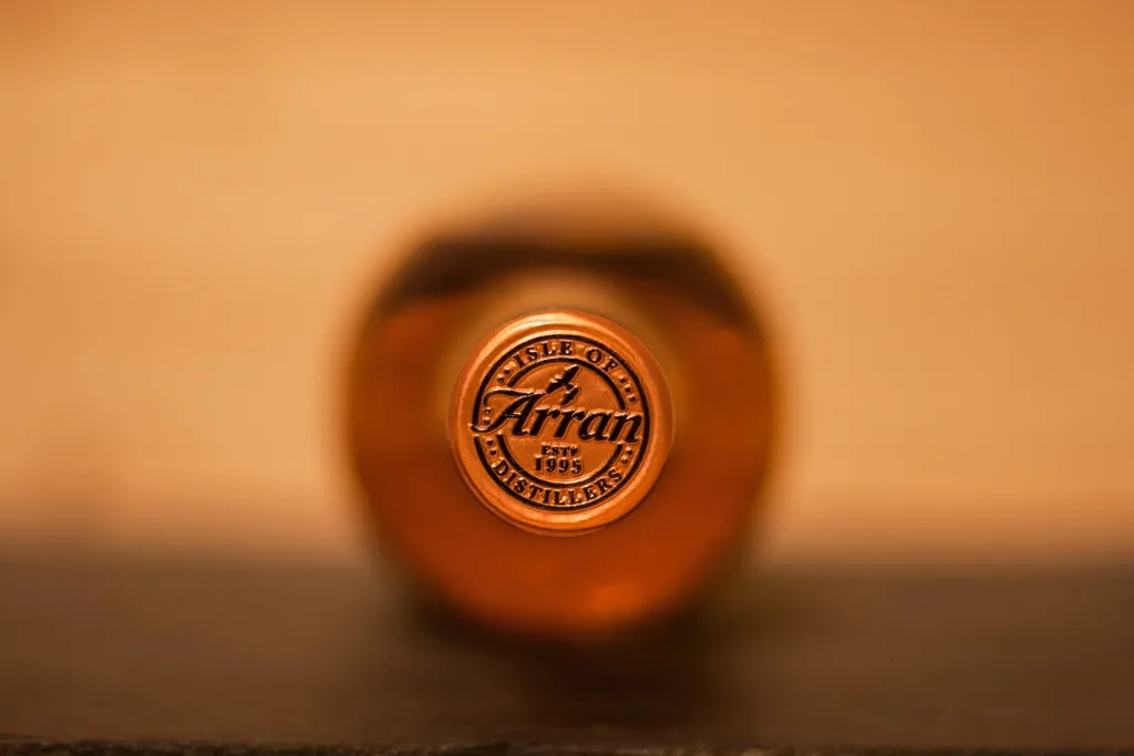 Die schönen Verzierungen auf dem Deckel des Arran 10.