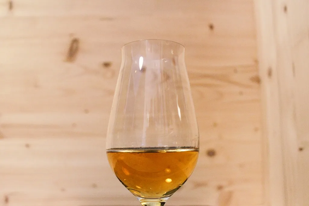 Hier kann man die Färbung des Auchentoshan American Oak sehr schön erkennen.