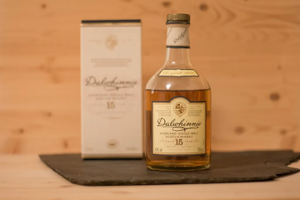Die unscheinbare Verpackung des Dalwhinnie 12 .