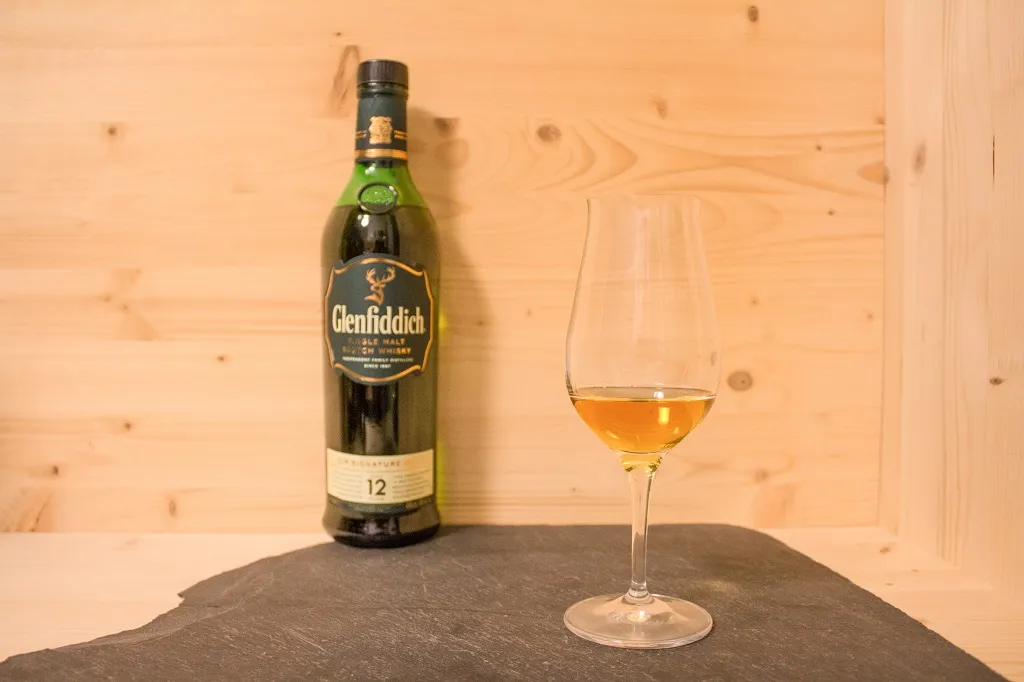 Der Glenfiddich 12 ist ein leichter gelungener Single Malt Scotch.