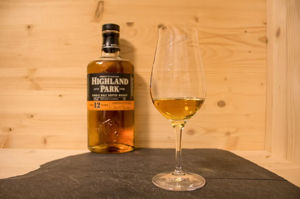 Der Highland Park 12 ist ein solider Whisky.