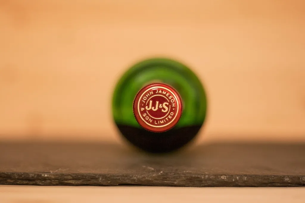 Der Deckel des Jameson mit dem Firmennamen. 