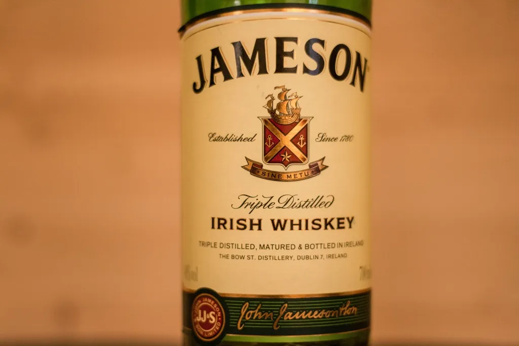 Das Wappen der Familie Jameson mit dem Spruch "SINE METU".