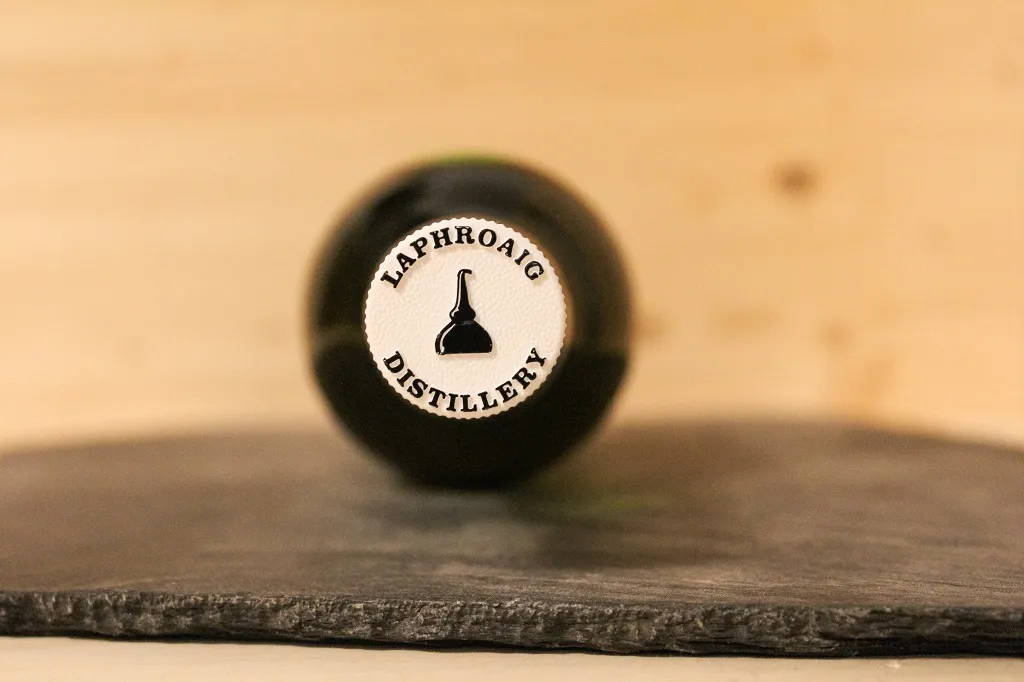 Schön gestalteter Deckel des Laphroaig 10.