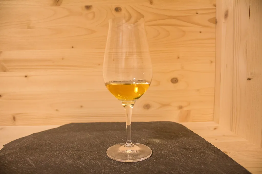 Die Färbung des Old Pulteney 12 kann sich sehen lassen. 