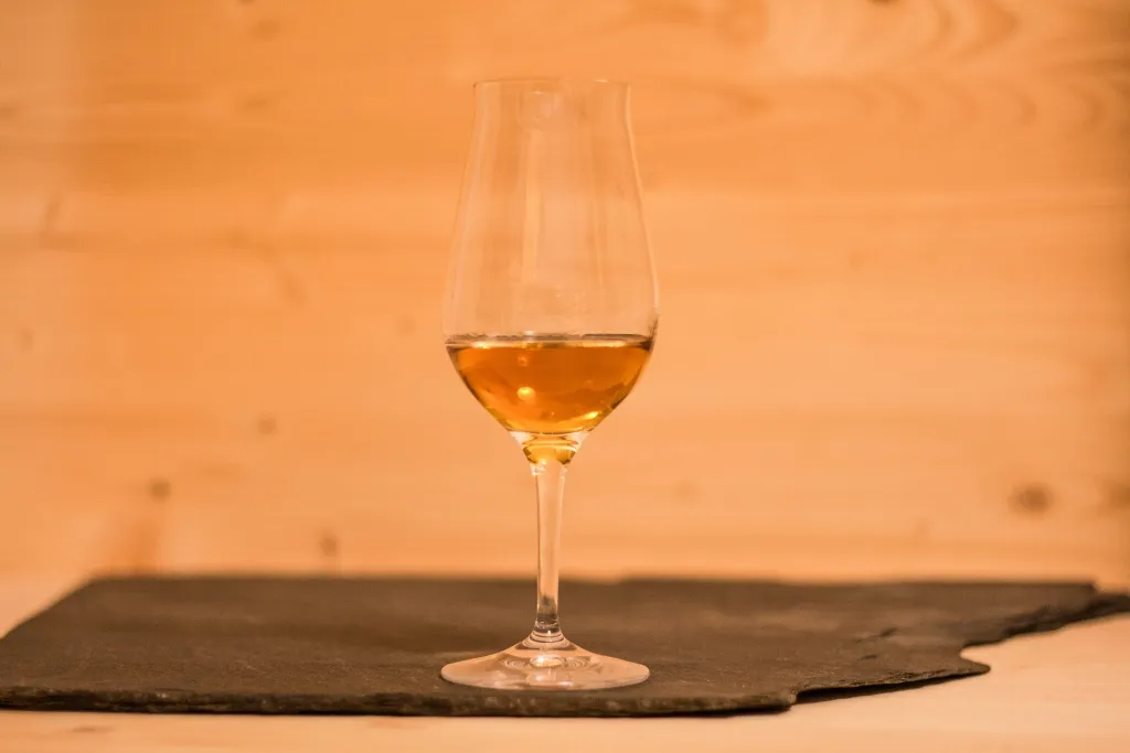 Der Goldton des Yamazaki 12 wirkt sehr einladend. 