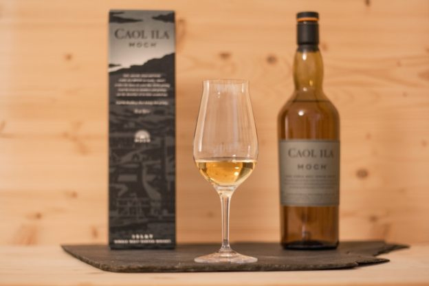 Der Caol Ila Moch ist ein Single Malt Scotch von der Insel Islay.